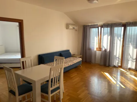 Rent, one bedroom apartment, 64m², Centar, Tivat - image 2