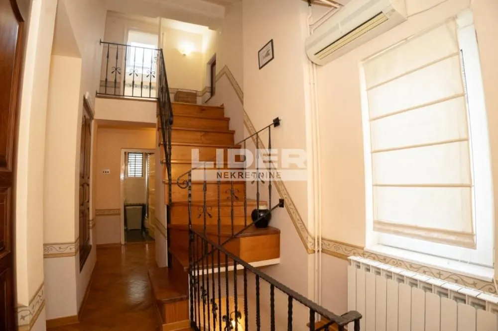 Rent, apartment, 150m², Stari Grad, Beograd