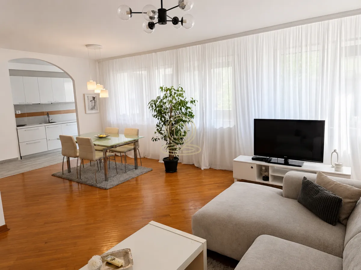 Izdavanje, četvorosoban stan, 104m², Vračar Hram, Vračar Sve Podlokacije
