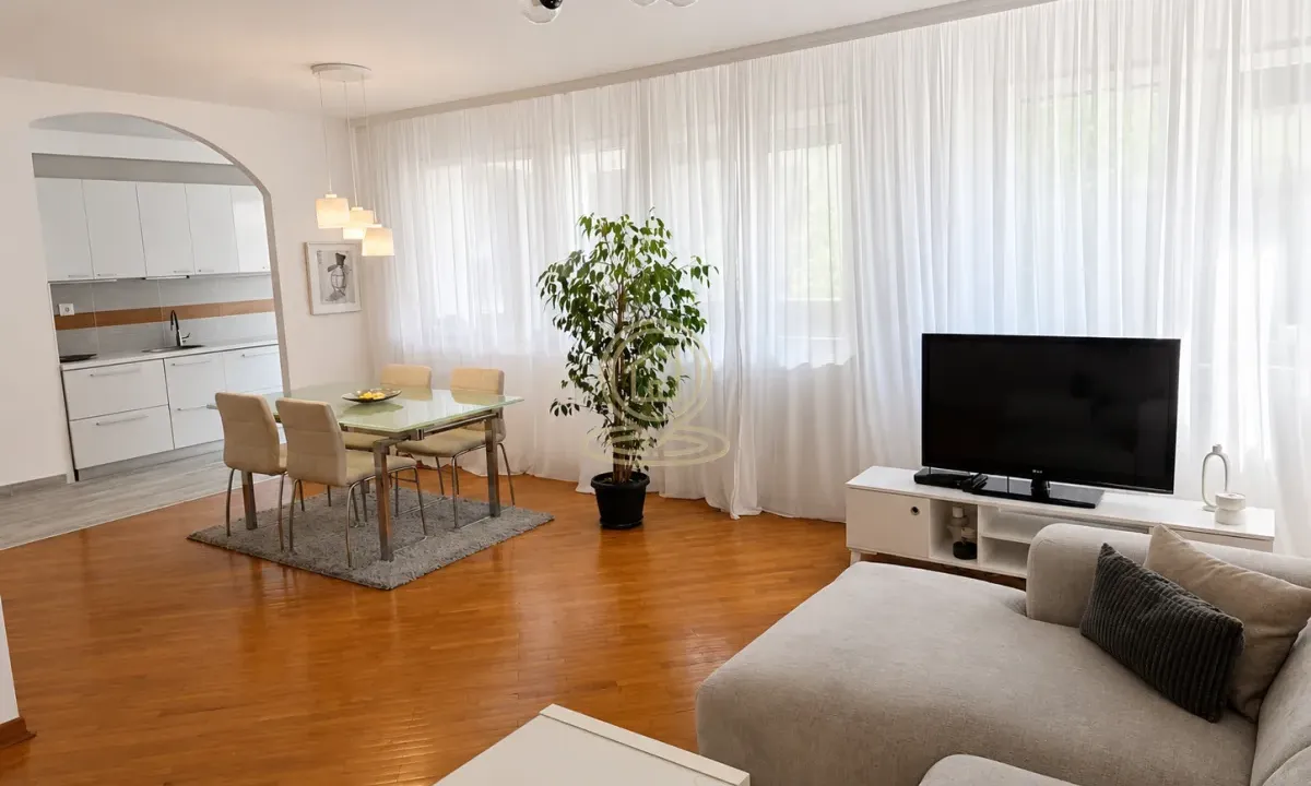Izdavanje, četvorosoban stan, 104m², Vračar Hram, Vračar Sve Podlokacije