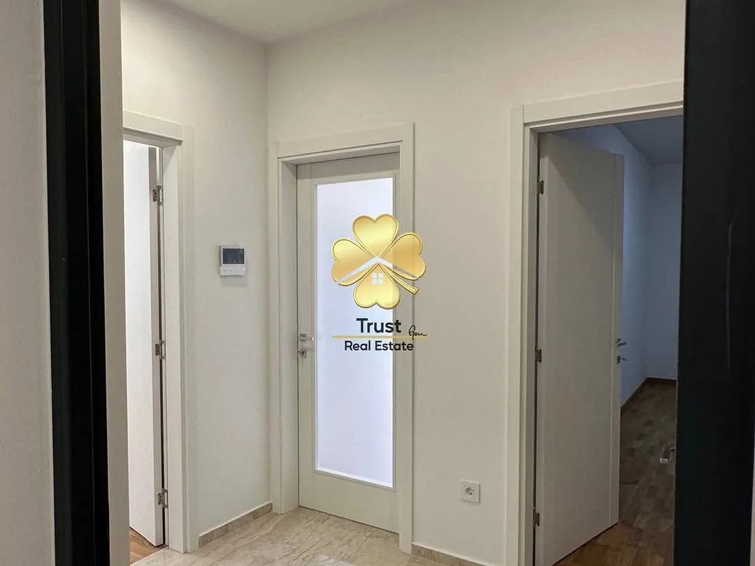 Izdavanje, dvosoban stan, 65m², Stari Aerodrom, Podgorica