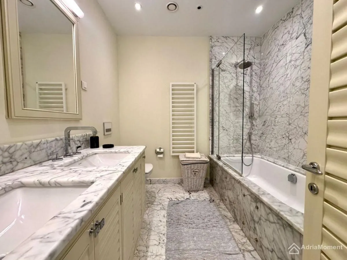 Prodaja, dvosoban stan, 115m², Porto Montenegro, Tivat