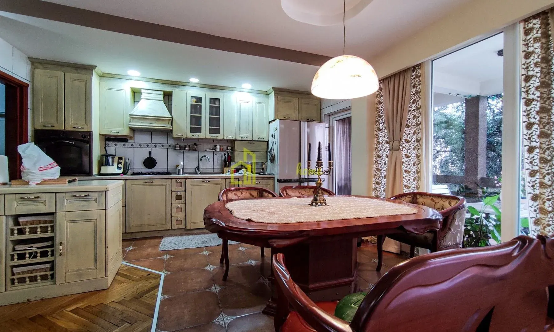 Sale, house, 405m², Stari Aerodrom, Podgorica