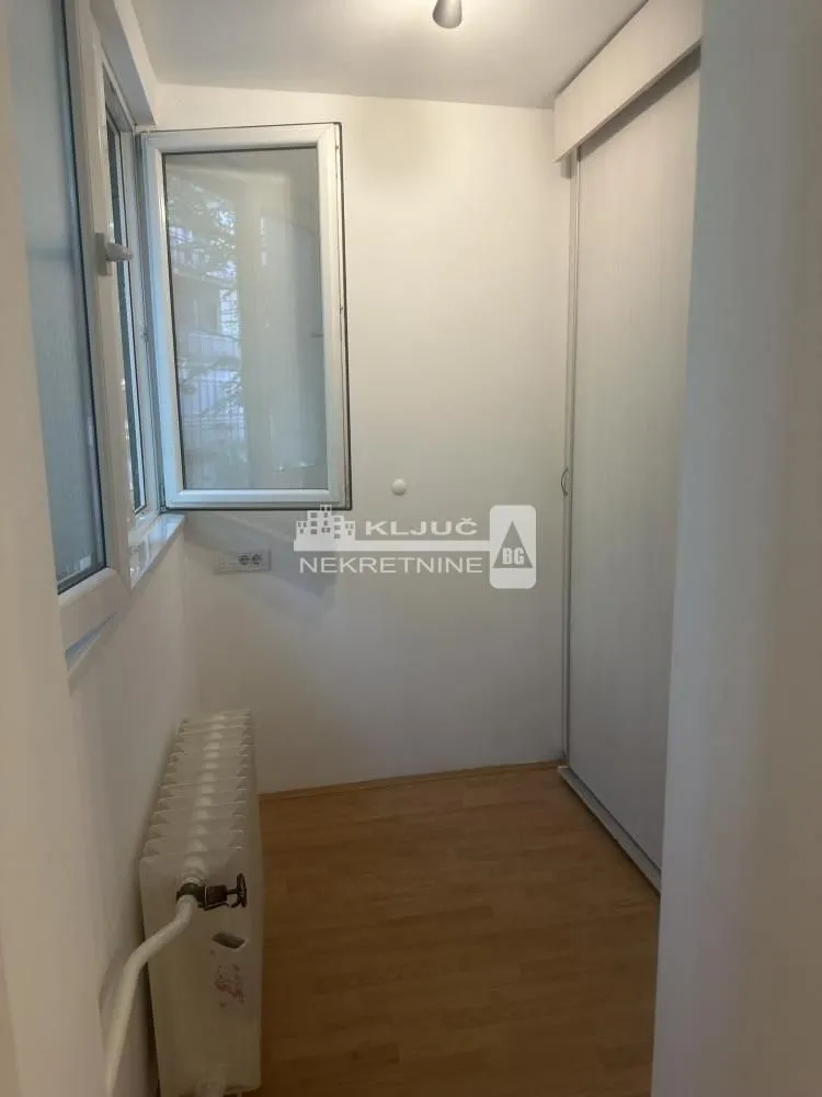 Rent, two bedroom apartment, 70m², Kalenić Pijaca, Vračar Sve Podlokacije