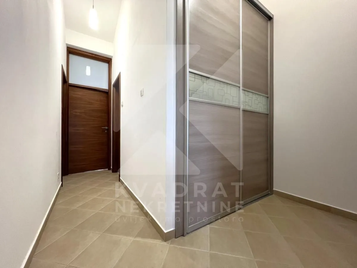Izdavanje, dvosoban stan, 62m², Momišići, Podgorica