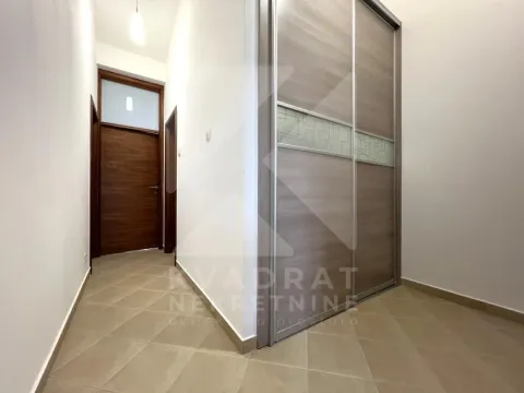 Izdavanje, dvosoban stan, 62m², Momišići, Podgorica - image 11