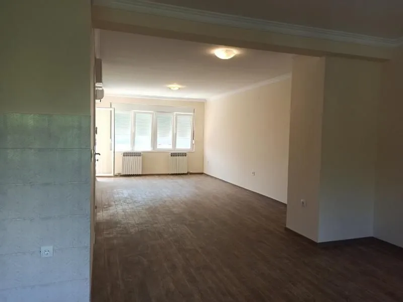 Prodaja, četvorosoban stan, 100m², Voždovac Sve Podlokacije, Beograd