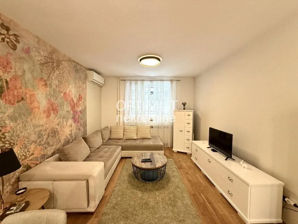 Izdavanje, dvosoban stan, 45m², Stari Grad, Beograd