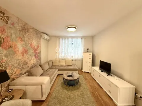 Izdavanje, dvosoban stan, 45m², Stari Grad, Beograd