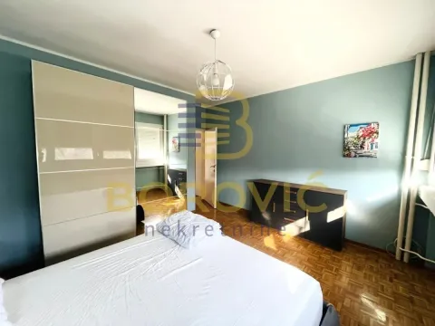 Rent, two bedroom apartment, 67m², Savski Venac, Beograd - image 5