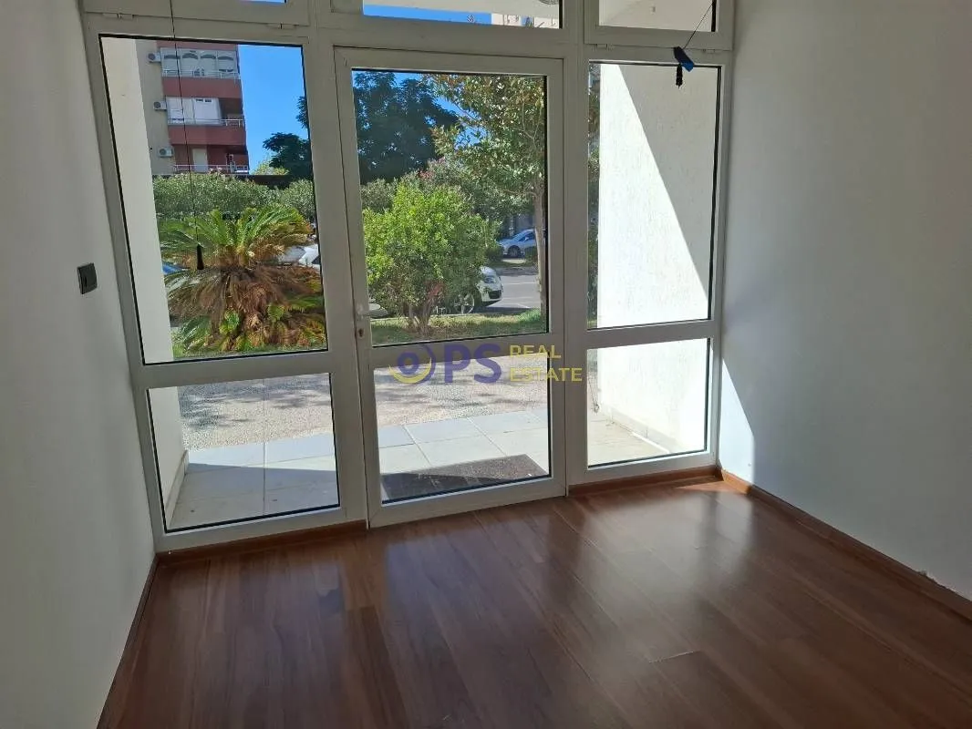 Sale, office space, 73m², Bar, Crna Gora