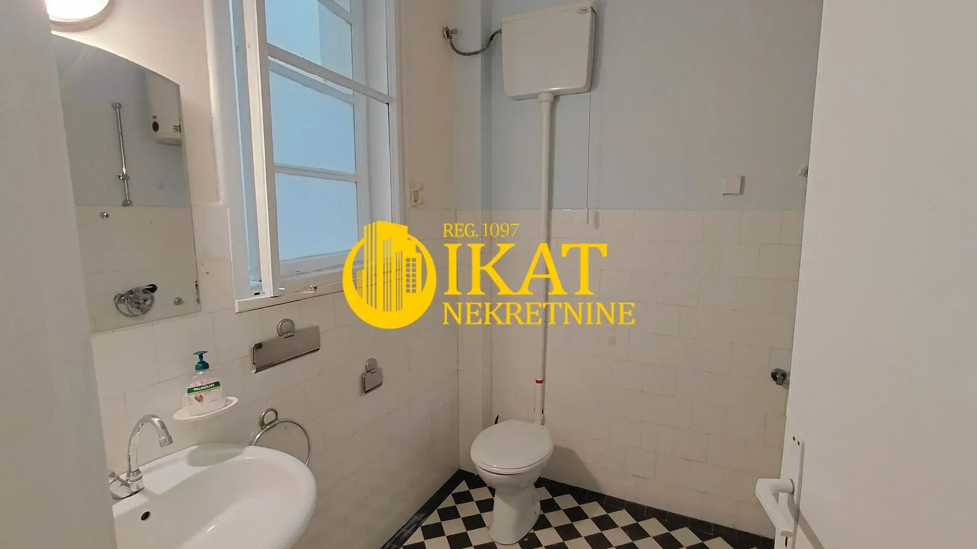 Izdavanje, četvorosoban stan, 110m², Vračar Centar, Vračar Sve Podlokacije