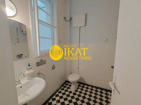 Izdavanje, četvorosoban stan, 110m², Vračar Centar, Vračar Sve Podlokacije - image 10