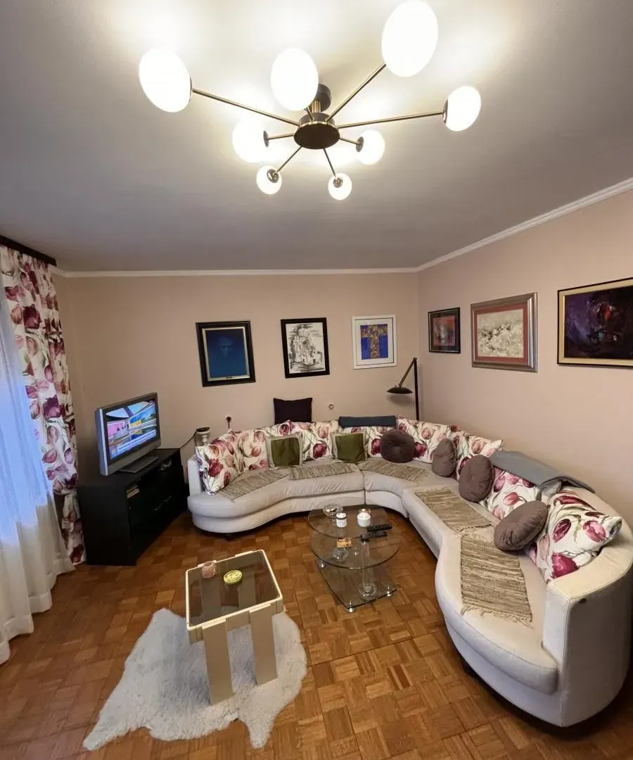 Prodaja, kuća, 274m², Tavrića obori, Jagodina