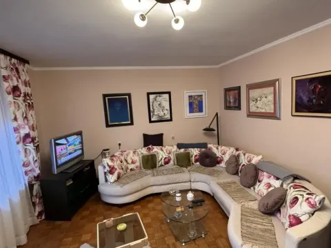 Prodaja, kuća, 274m², Tavrića obori, Jagodina - image 17