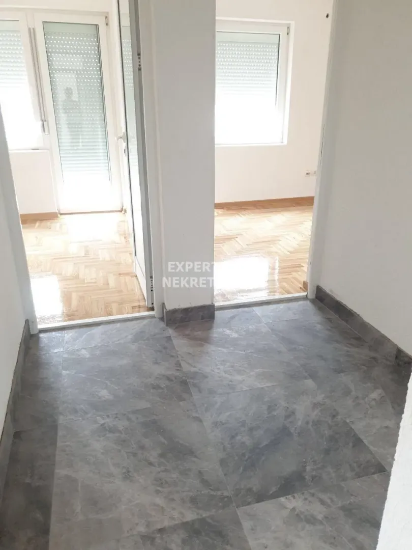 Sale, house, 250m², Čukarica, Beograd