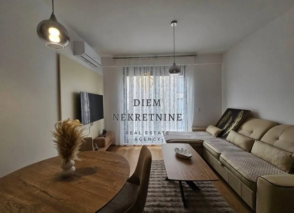 Rent, two bedroom apartment, 55m², Centar, Bar