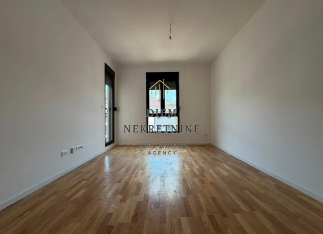 Prodaja, jednosoban stan, 45m², Tološi, Podgorica