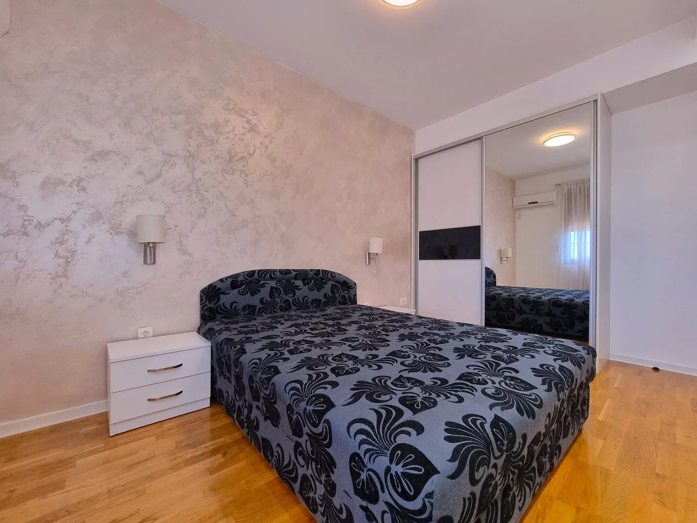 Izdavanje, stan, 90m², Preko Morače, Podgorica