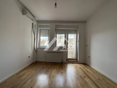 Izdavanje, četvorosoban stan, 80m², Bulevar Oslobodjenja, Novi Sad Sve Podlokacije - image 4