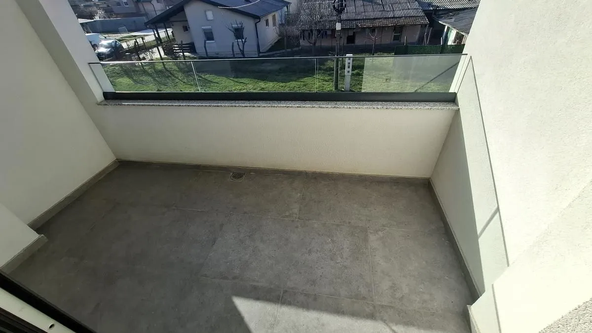 Prodaja, četvorosoban stan, 95m², Veternik, Novi Sad Sve Podlokacije