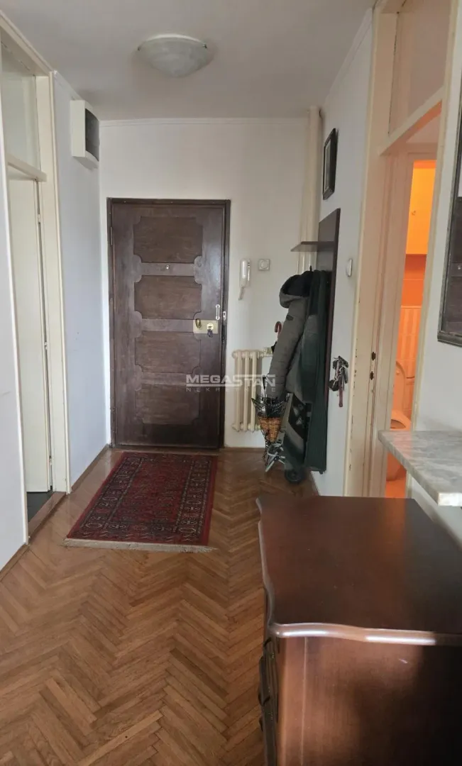 Prodaja, dvosoban stan, 74m², Kalenić Pijaca, Vračar Sve Podlokacije