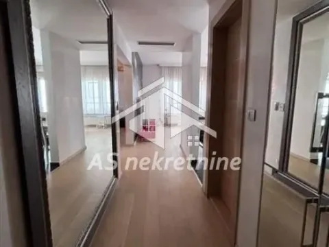 Izdavanje, četvorosoban stan, 105m², Savski Venac, Beograd - image 17