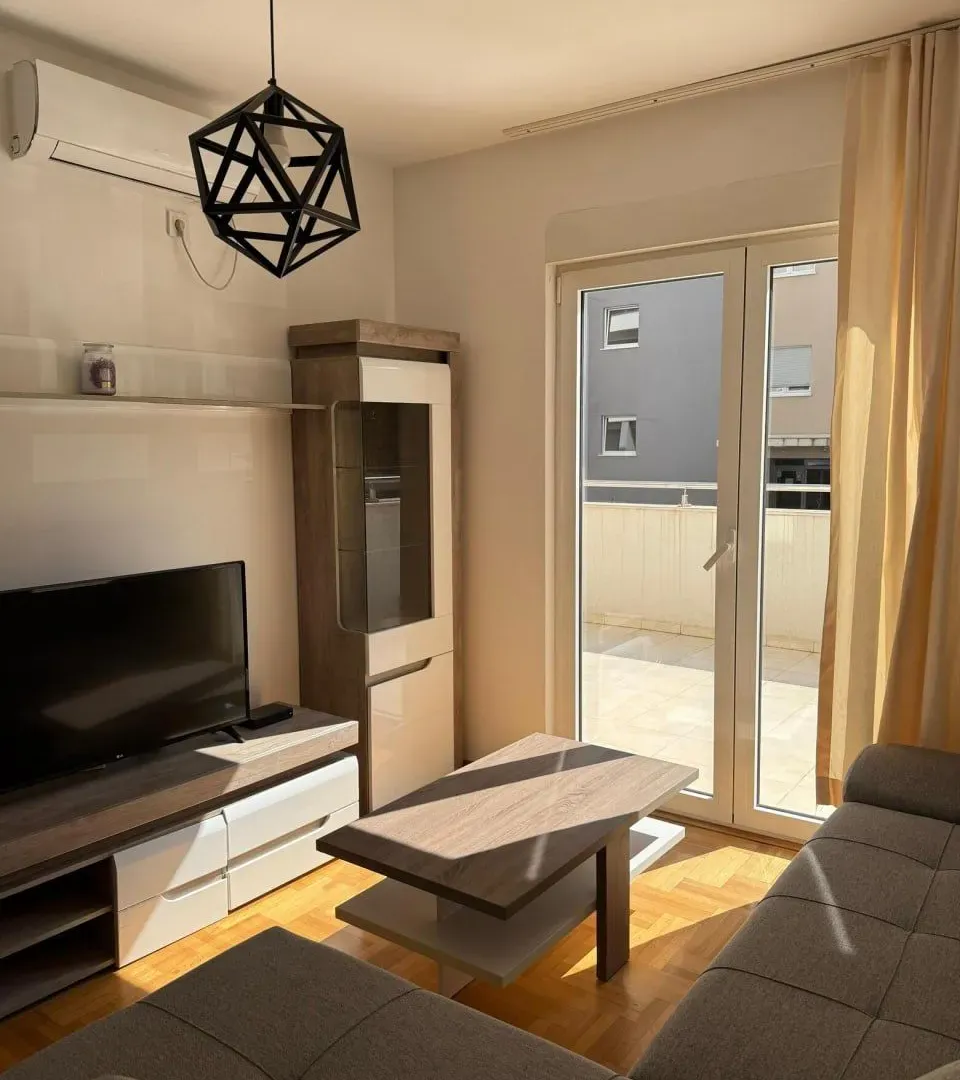 Prodaja, jednosoban stan, 40m², Maslinjak, Budva