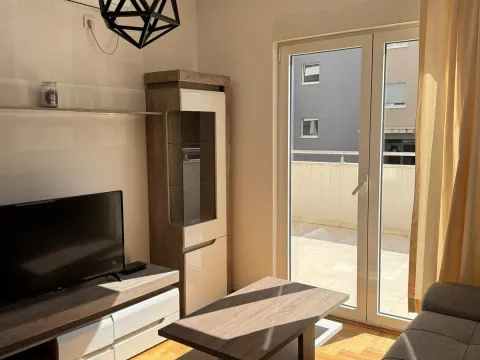 Sale, one bedroom apartment, 40m², Maslinjak, Budva - image 2