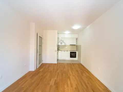 Izdavanje, jednosoban stan, 40m², Tuški Put, Podgorica - image 2