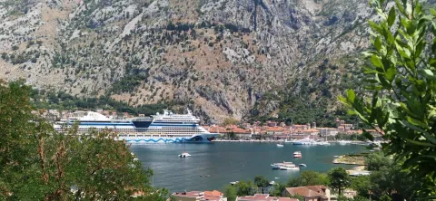 Rent, two bedroom apartment, 115m², Škaljari, Kotor - image 3