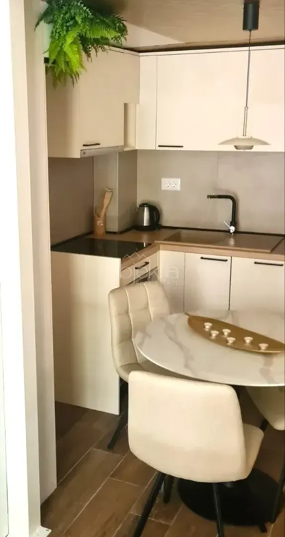 Izdavanje, stan, 25m², Kotor, Crna Gora