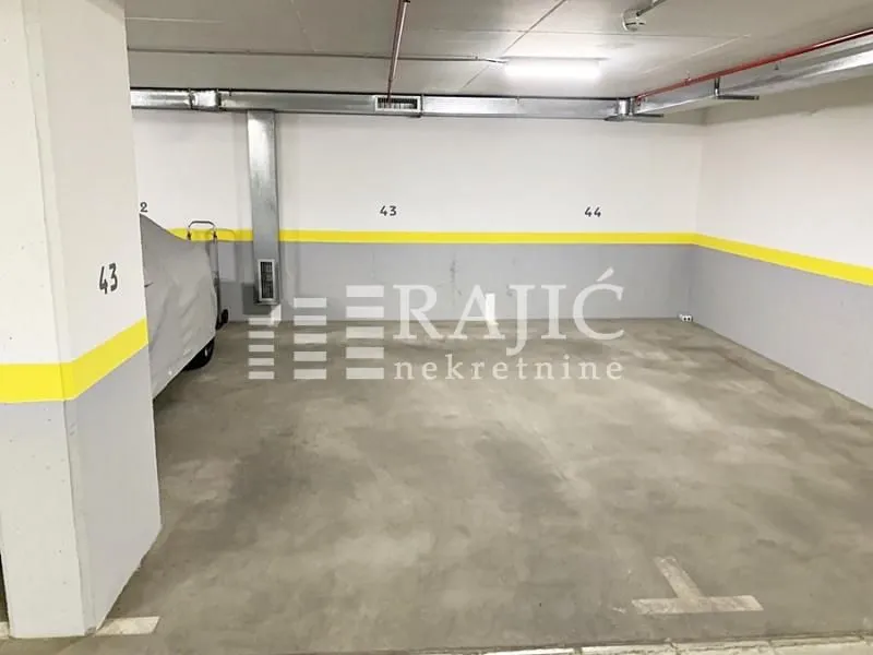 Rent, three bedroom apartment, 90m², Čukarica, Beograd