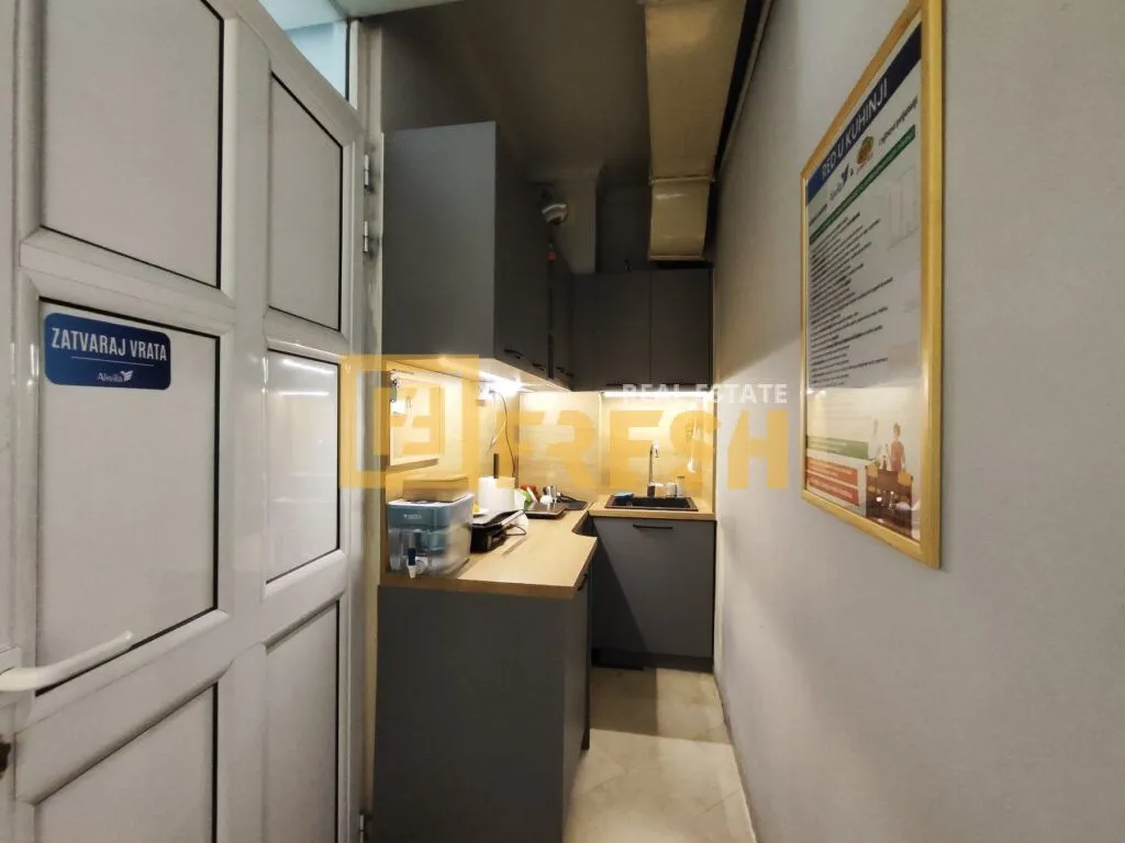 Rent, office space, 130m², Centar, Podgorica