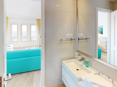 Prodaja, stan, 55m², Luštica Bay, Tivat - image 9