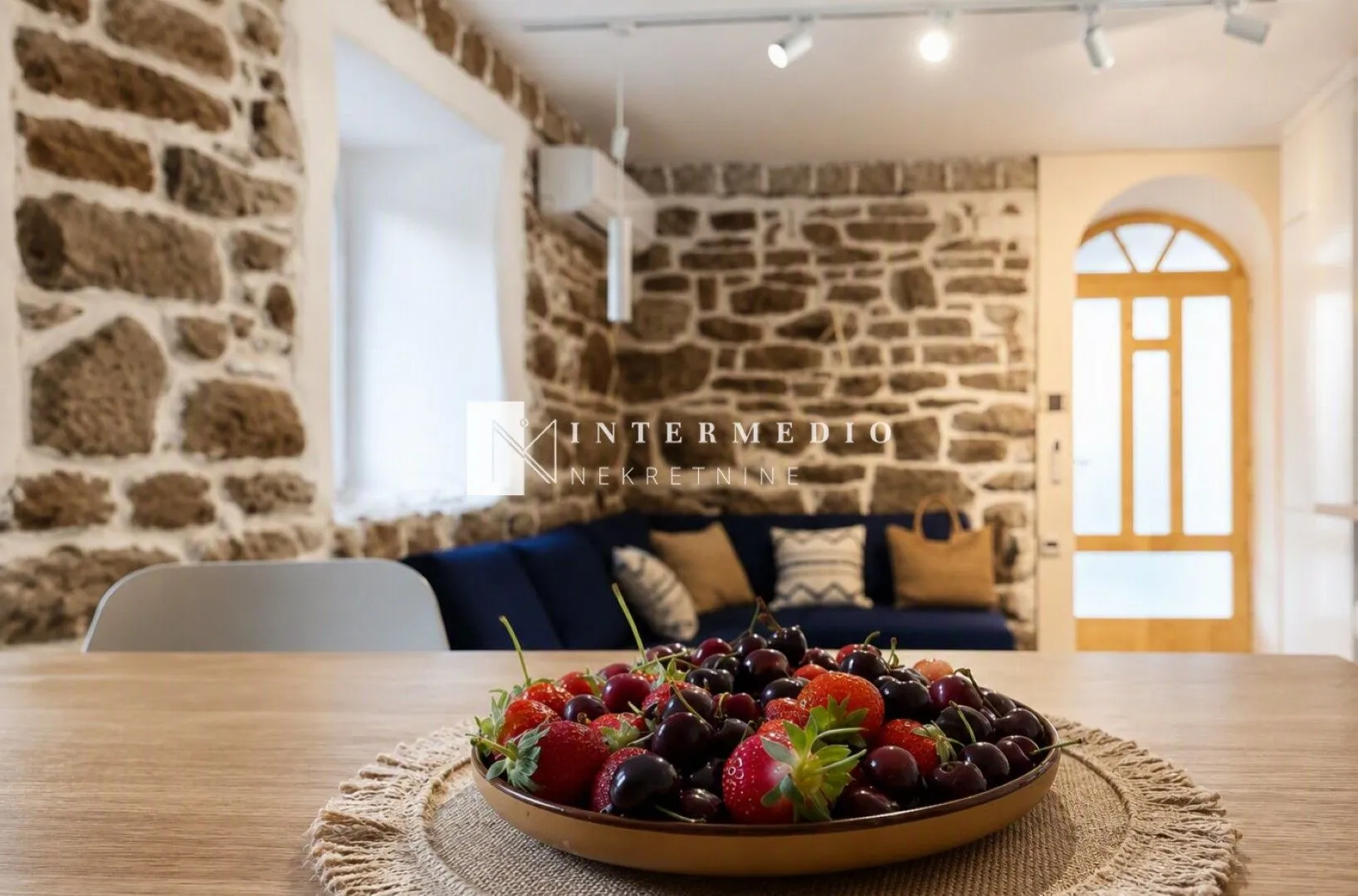 Prodaja, jednosoban stan, 57m², Srbina, Herceg Novi