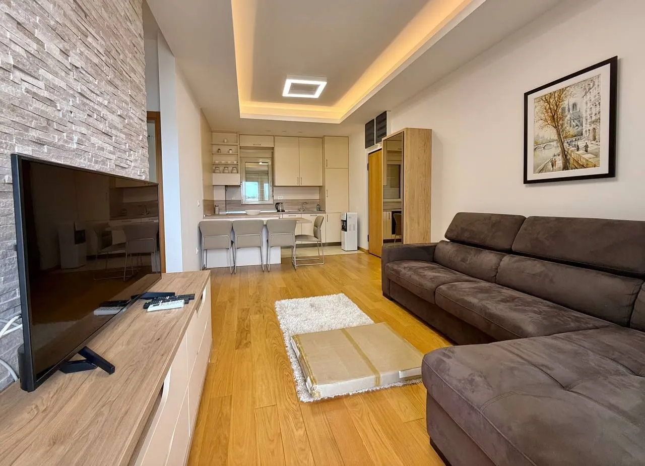 Rent, two bedroom apartment, 70m², Bečići, Budva
