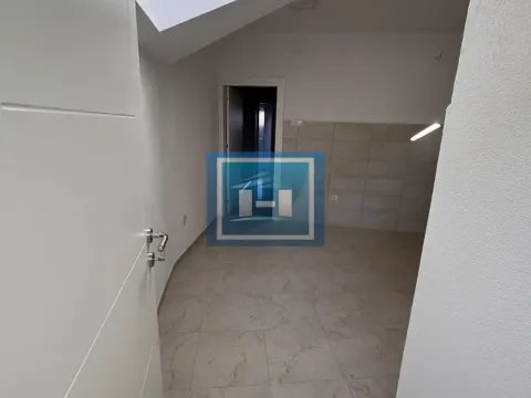 Prodaja, trosoban stan, 107m², Centar, Jagodina - image 15