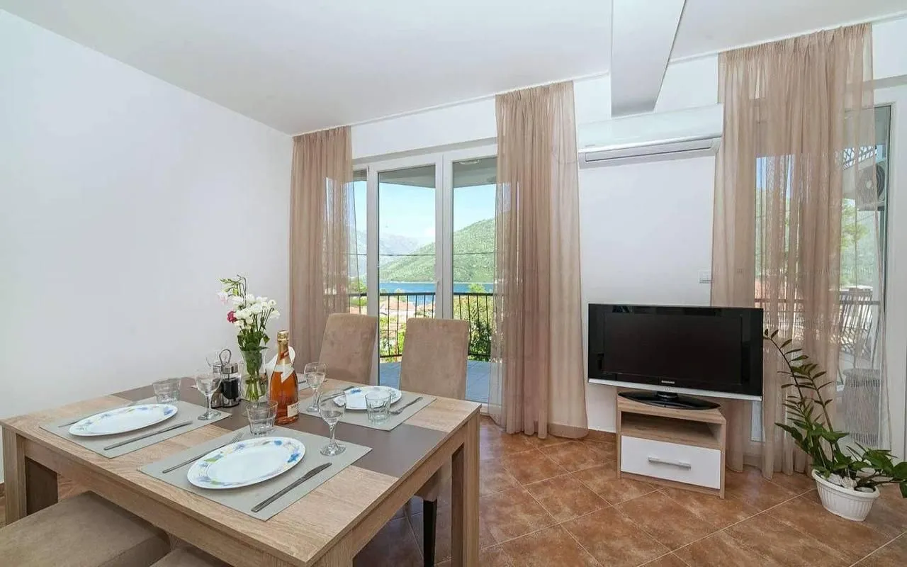 Prodaja, jednosoban stan, 61m², Kamenari, Herceg Novi