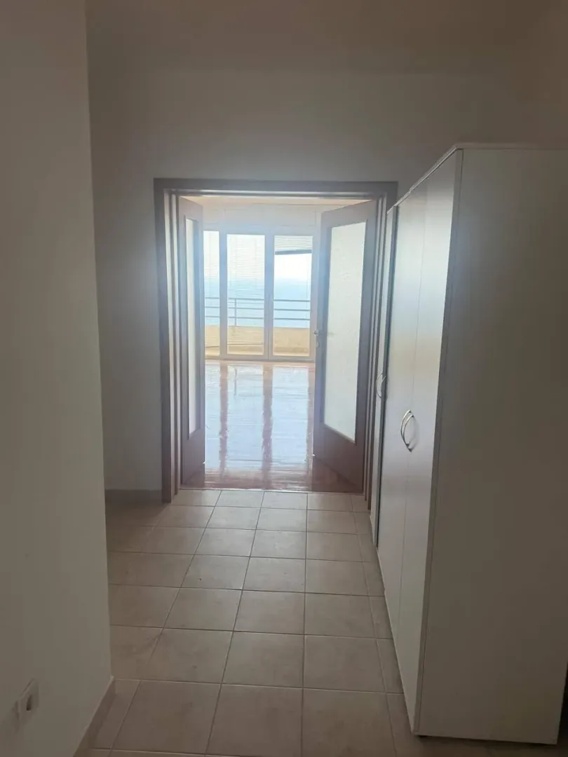 Prodaja, dvosoban stan, 143m², Seoce, Budva