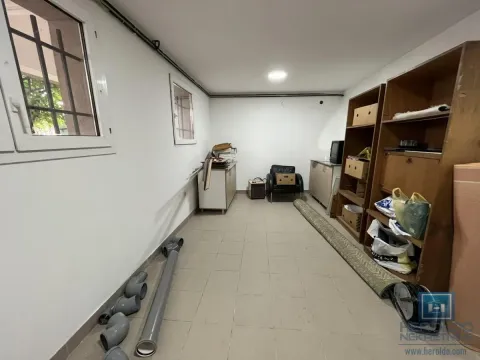 Prodaja, kuća, 400m², Centar, Jagodina - image 36