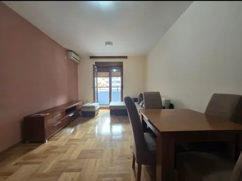 Prodaja, jednosoban stan, 41m², Stari Aerodrom, Podgorica - image 2