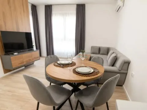 Izdavanje, jednosoban stan, 42m2, Ulcinj Izdavanje, jednosoban stan, 42m2, Ulcinj