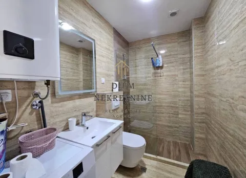 Rent, one bedroom apartment, 43m², Centar, Bar - image 10