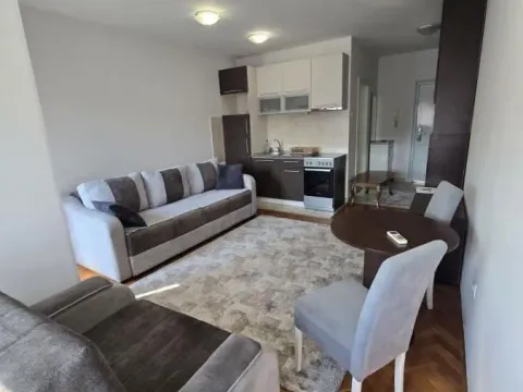 Rent, studio apartment, 26m², Novo naselje, Novi Sad - image 3