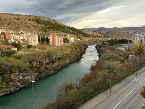 Izdavanje, jednosoban stan, 74m², Vezirov Most, Podgorica - image 11