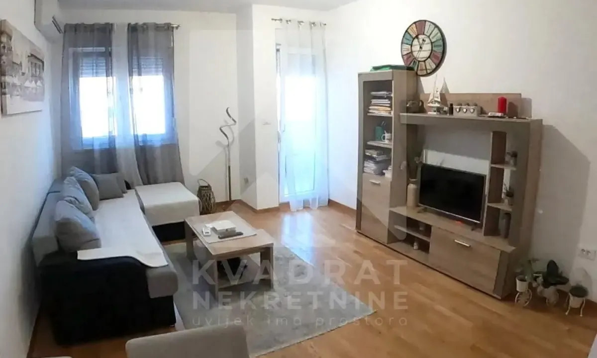 Izdavanje, jednosoban stan, 43m², City Kej, Podgorica