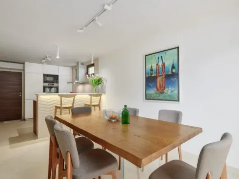 Izdavanje, kuća, 150m², Kavač, Kotor - image 9