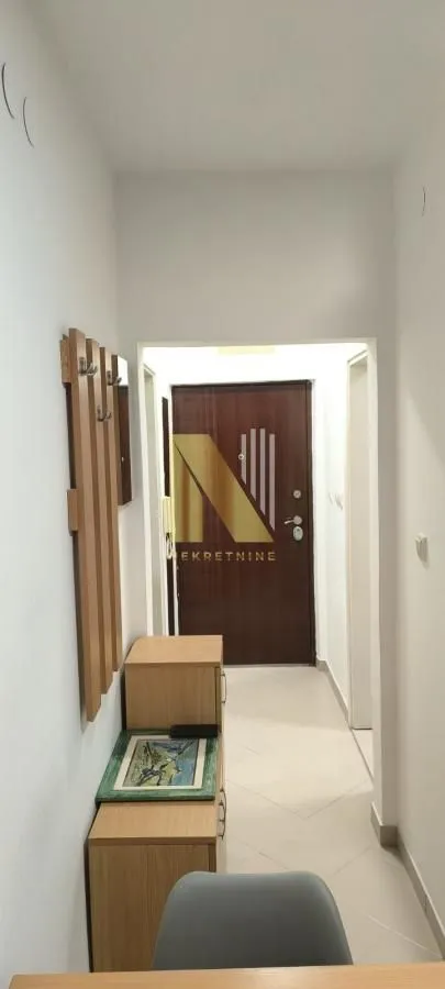 Izdavanje, jednosoban stan, 27m², Grbavica, Novi Sad Sve Podlokacije