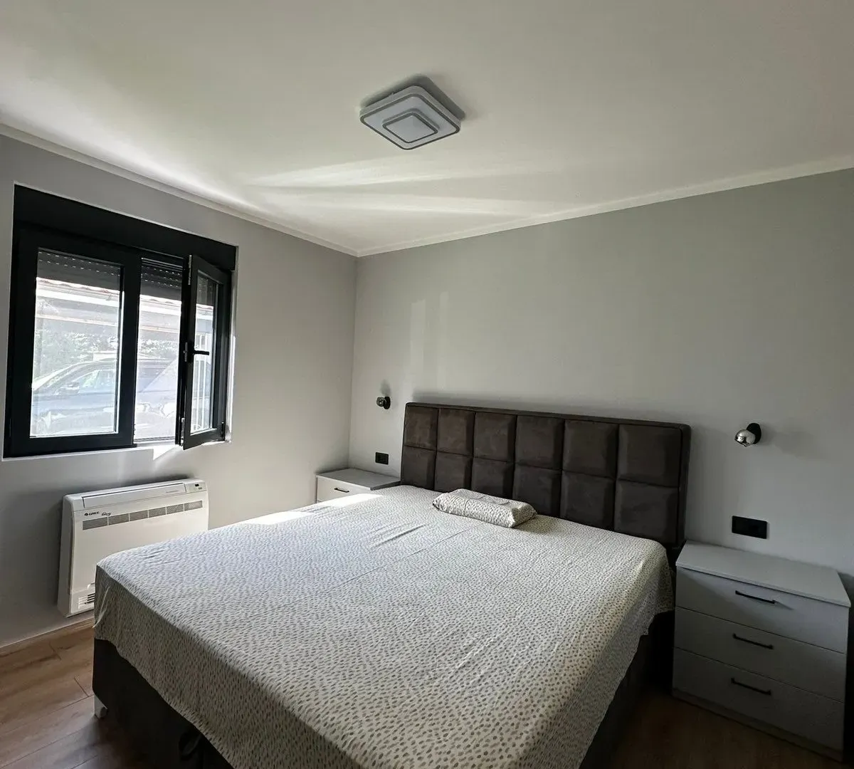 Izdavanje, kuća, 155m², Pričelje, Podgorica